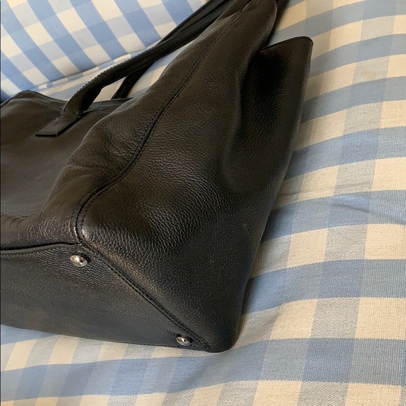 πCloset closing! Authentic Chanel reissues handbag, great for working bag - Picture 10 of 13